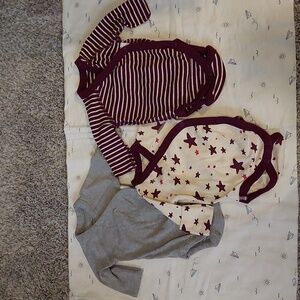 Hanna Andersson Moon and Back Long Sleeve Side Snap Onsies Set of 3 Size Newborn